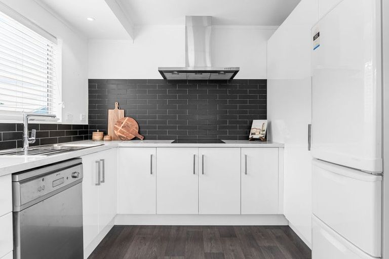 Photo of property in 8b Huia Avenue, Forest Lake, Hamilton, 3200