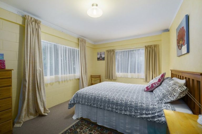 Photo of property in 36 Queens Road, Waikanae Beach, Waikanae, 5036