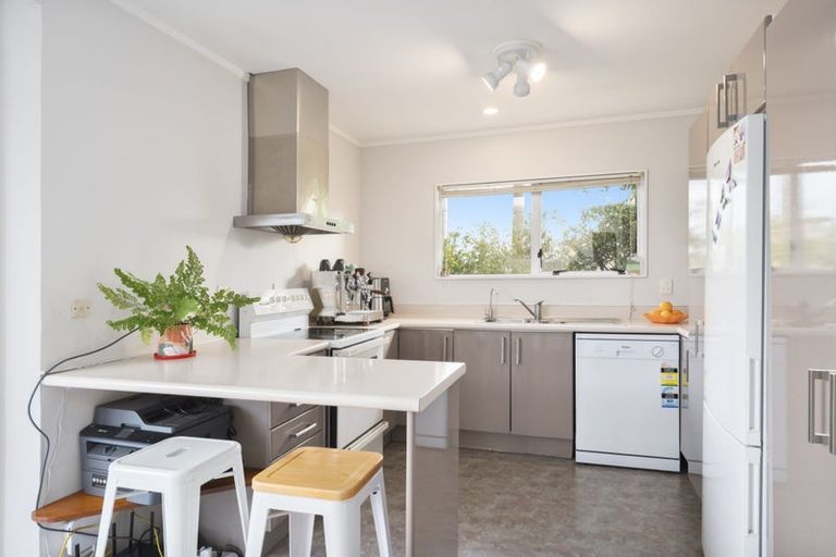 Photo of property in 2/73 Vintage Drive, Henderson, Auckland, 0612