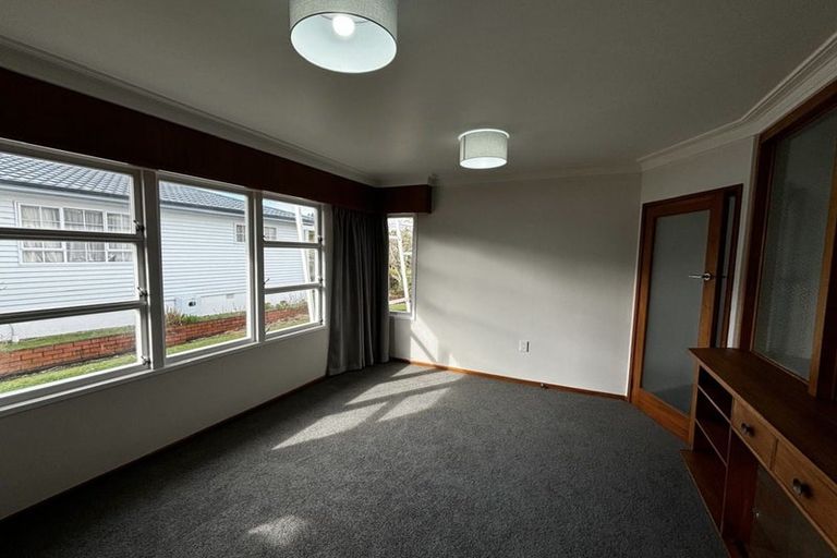 Photo of property in 92 Brois Street, Frankleigh Park, New Plymouth, 4310