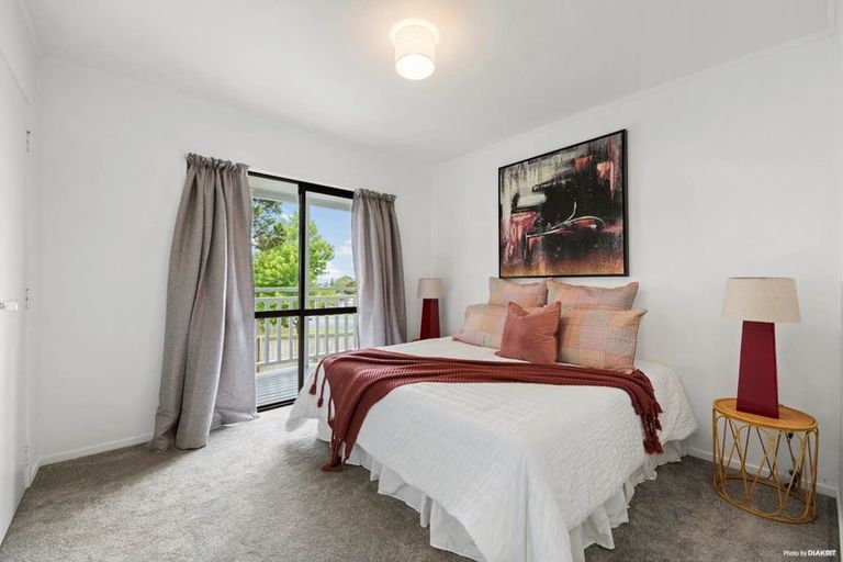 Photo of property in 48 West Harbour Drive, West Harbour, Auckland, 0618