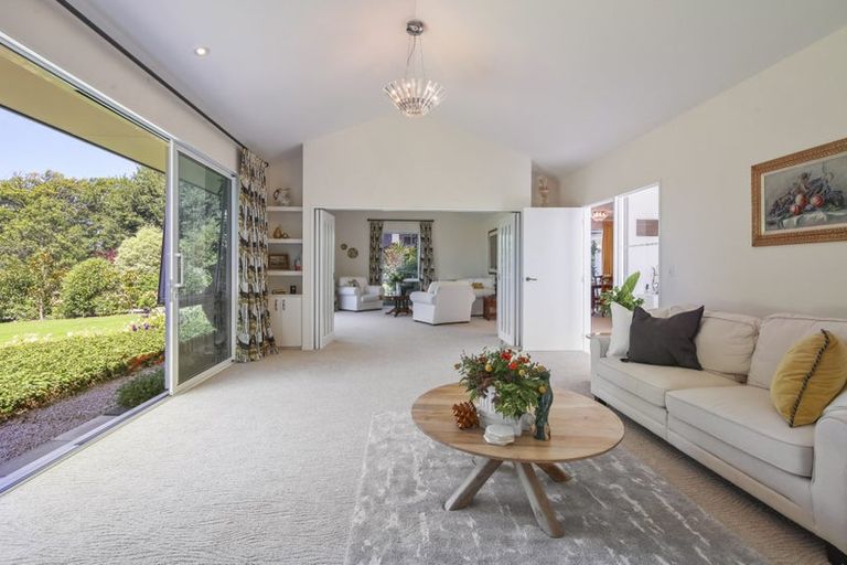 Photo of property in 72 Oakgrove Drive, Rangiora, 7400