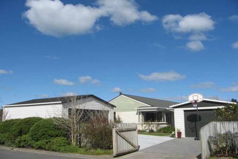 Photo of property in 2 Oldfield Place, Bulls, 4818