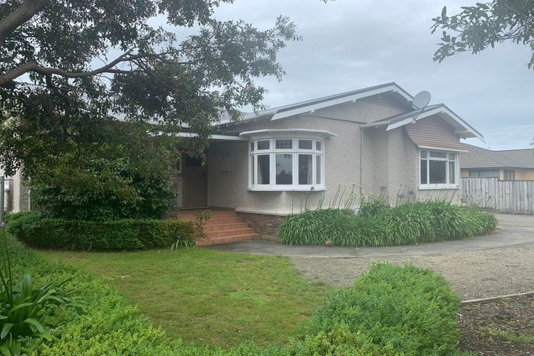 Photo of property in 68 Roberts Line, Kelvin Grove, Palmerston North, 4414