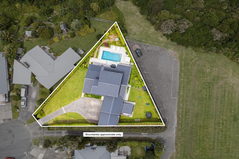 Photo of property in 56 Covil Avenue, Te Atatu South, Auckland, 0610