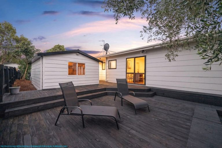 Photo of property in 1 Dalmahoy Place, Wattle Downs, Auckland, 2103