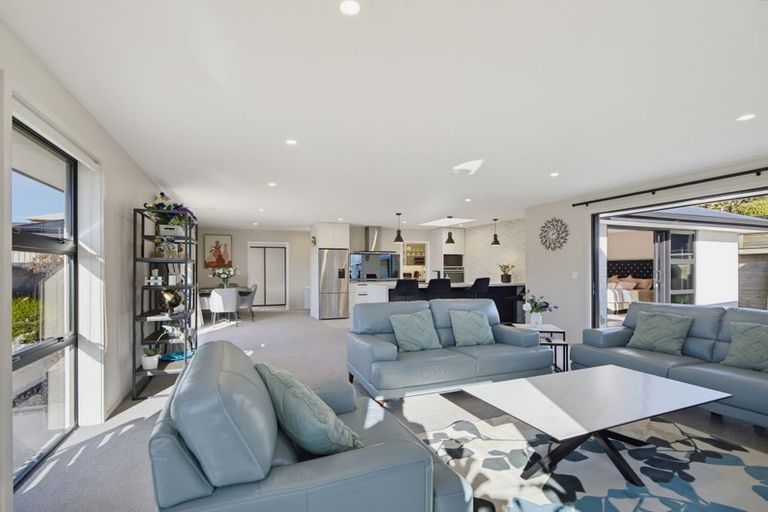 Photo of property in 19 Grove Avenue, Weston, Oamaru, 9401
