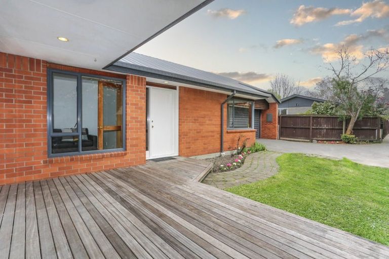 Photo of property in 2/10a Westmont Street, Ilam, Christchurch, 8041