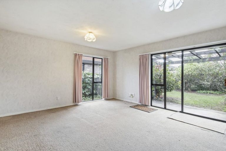 Photo of property in 2/280b Sawyers Arms Road, Bishopdale, Christchurch, 8053