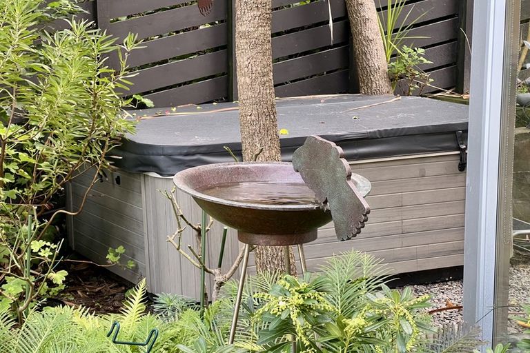 Photo of property in 25a Stanley Point Road, Stanley Point, Auckland, 0624