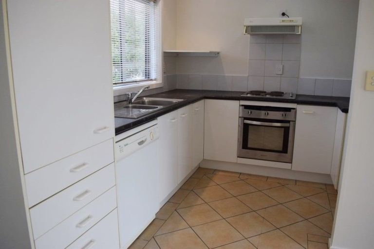 Photo of property in 10/15 Andersons Road, Oteha, Auckland, 0632