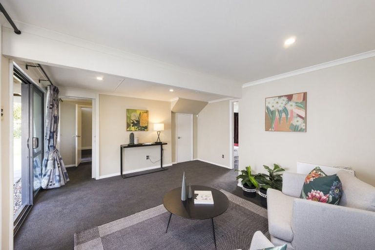 Photo of property in 4 Waicola Drive, Fitzherbert, Palmerston North, 4471