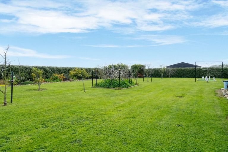 Photo of property in 9 Ruapai Drive, Levin, 5571