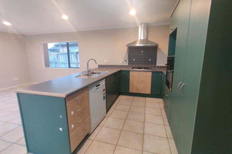 Photo of property in 36 Cyril French Drive, Flat Bush, Auckland, 2016
