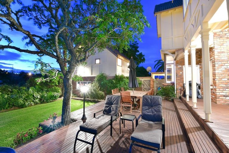 Photo of property in 141 Whangaparaoa Road, Red Beach, 0932