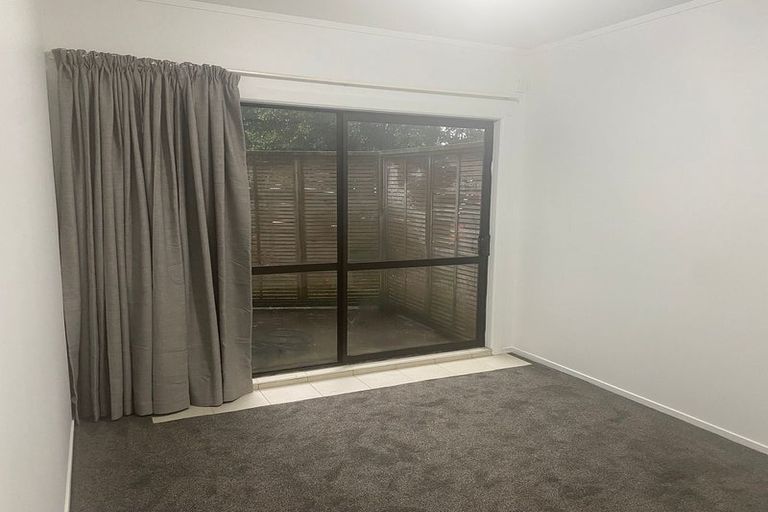 Photo of property in 49 Rua Road, Glen Eden, Auckland, 0602