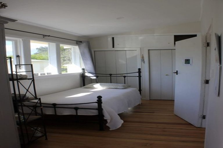 Photo of property in 152 Howard Road, Orere Point, Papakura, 2585