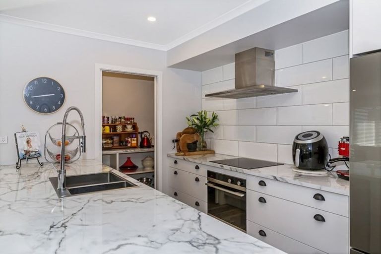 Photo of property in 5 Resolution Drive, Gulf Harbour, Whangaparaoa, 0930