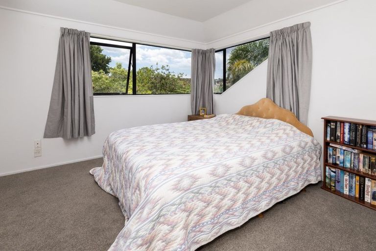 Photo of property in 7 Sheffield Place, Botany Downs, Auckland, 2010