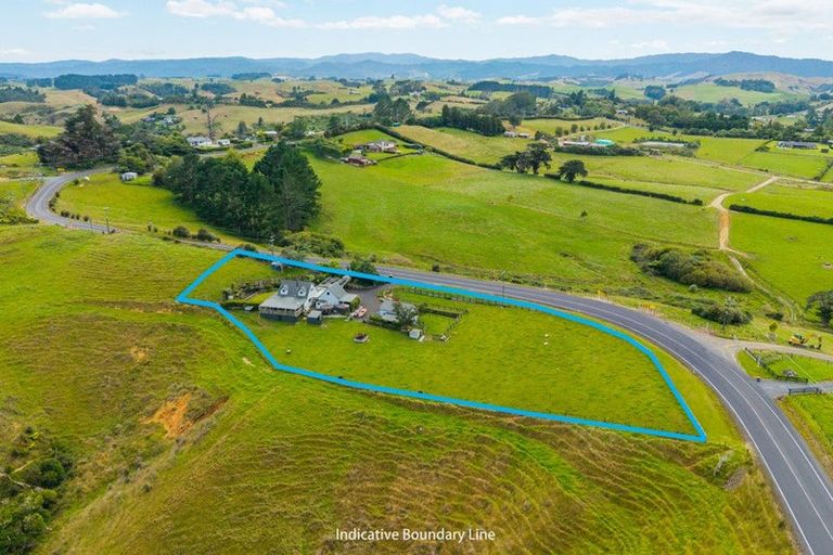 Photo of property in 613 Paparata Road, Bombay, 2675