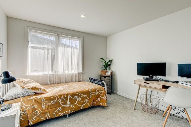 Photo of property in 126 Castor Crescent, Cannons Creek, Porirua, 5024