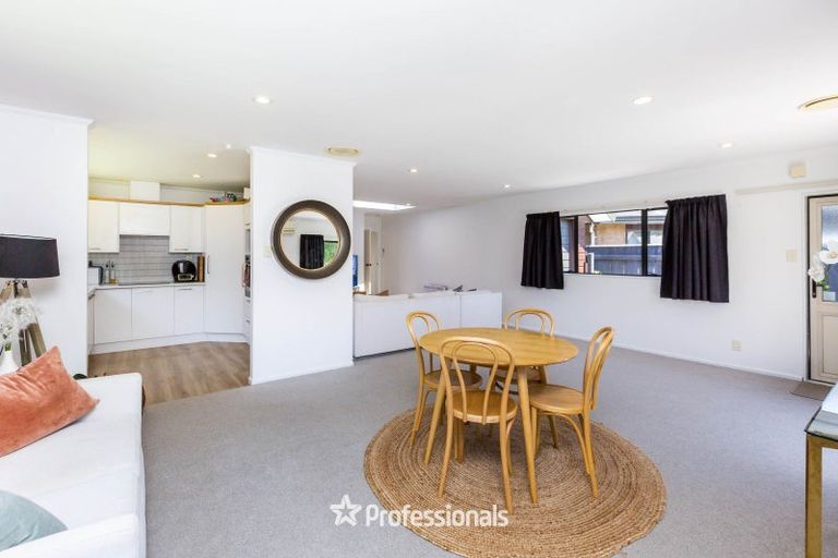 Photo of property in 2 Bathurst Street, Heretaunga, Upper Hutt, 5018