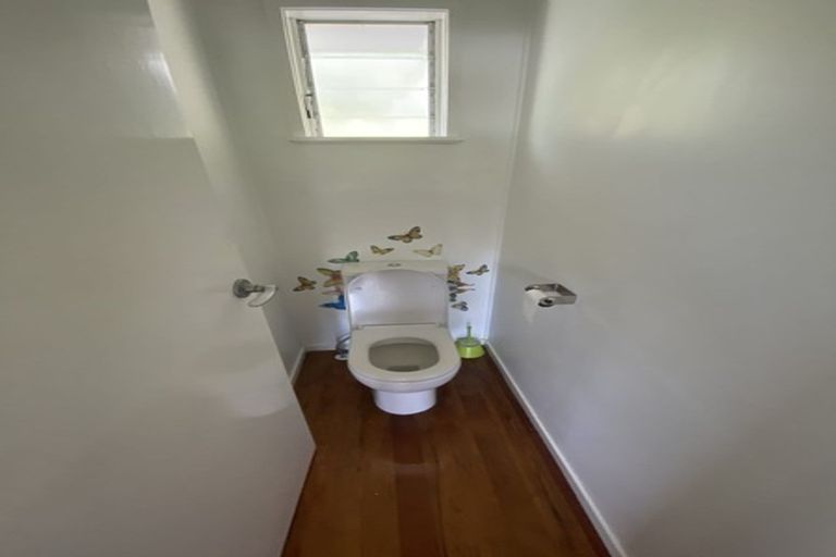 Photo of property in 8 Sequoia Place, Sunnynook, Auckland, 0620