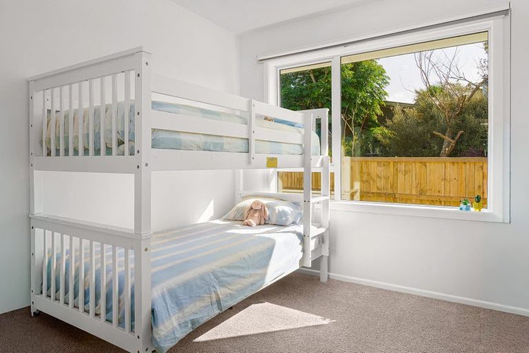 Photo of property in 289 Shakespeare Street, Leamington, Cambridge, 3432