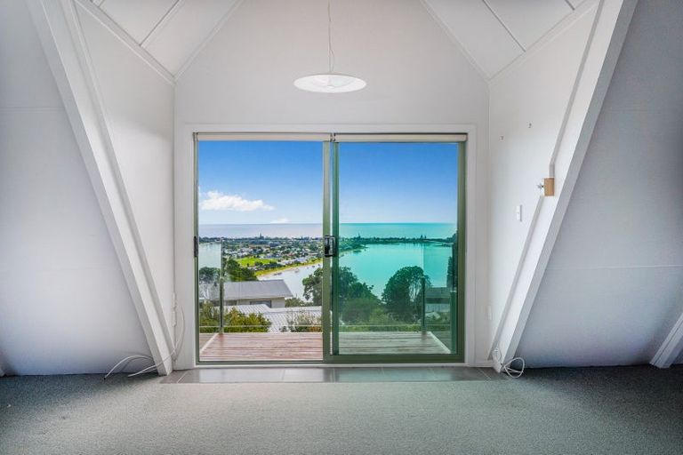 Photo of property in 13 Tairua Heights, Tairua, 3508