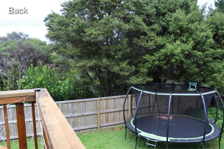 Photo of property in 107 Oreil Avenue, West Harbour, Auckland, 0618