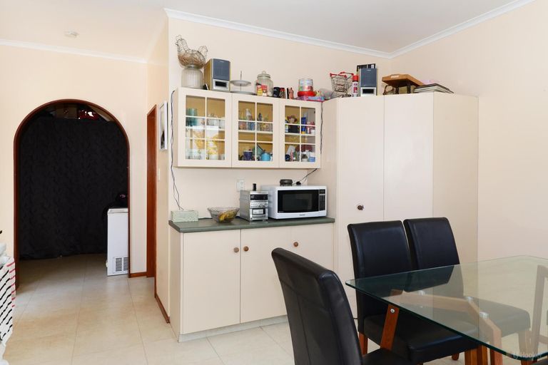 Photo of property in 66 Timaru Road, Waimate, 7924