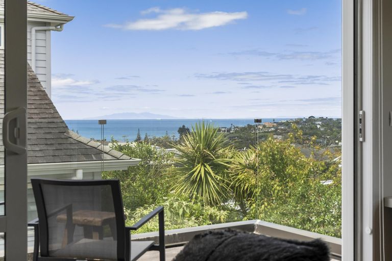 Photo of property in 33 Caldera Drive, Long Bay, Auckland, 0630