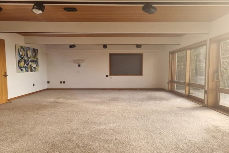 Photo of property in 102 Beachville Road, Redcliffs, Christchurch, 8081