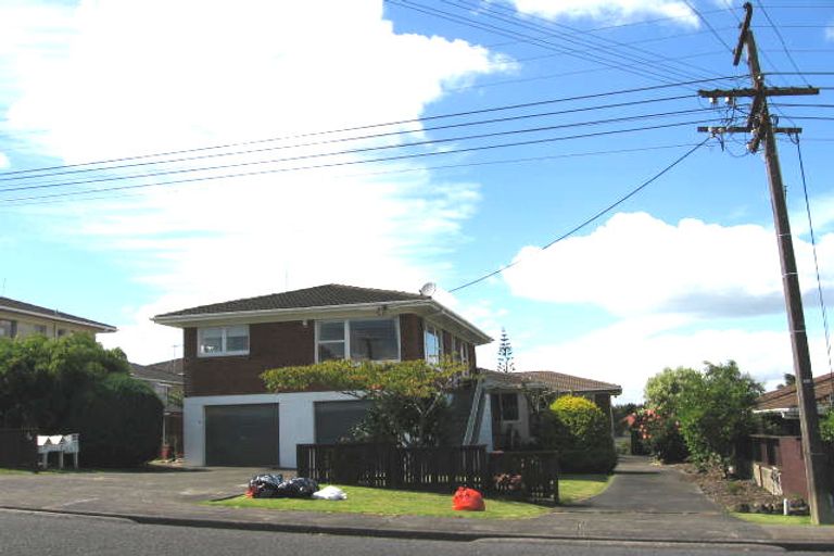 Photo of property in 1/24 Gordon Avenue, Milford, Auckland, 0620