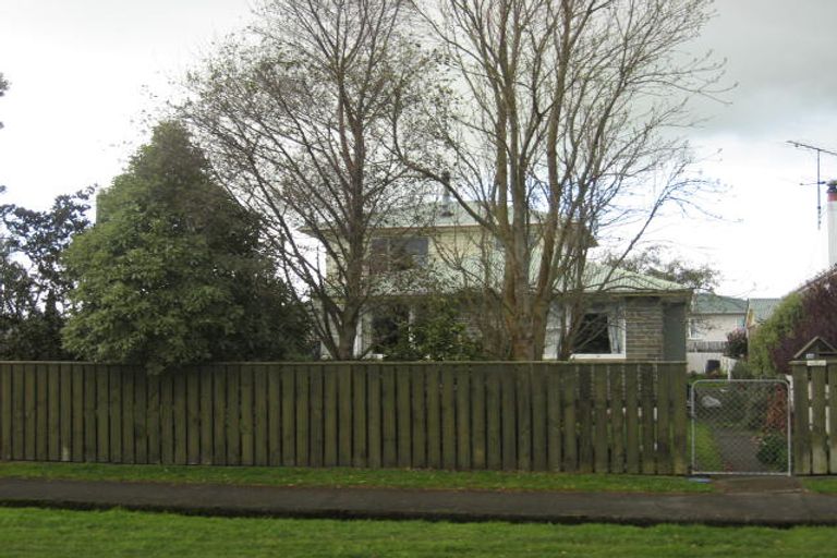 Photo of property in 138 Pembroke Street, Carterton, 5713