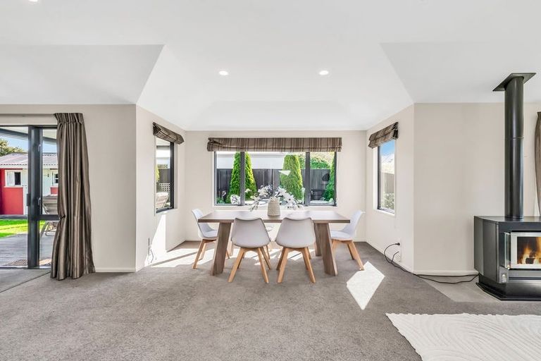 Photo of property in 35 Beechwood Drive, Northwood, Christchurch, 8051