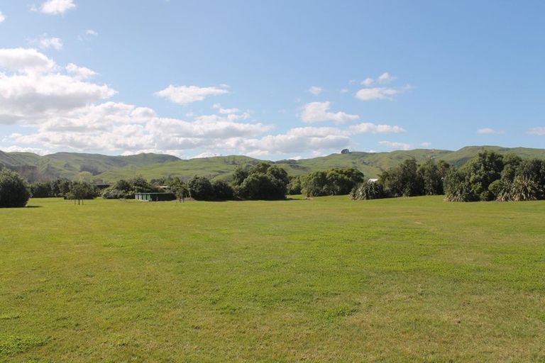 Photo of property in 69 Shoal Beach Road, Aramoana, Omakere, 4271