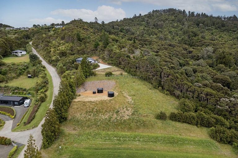 Photo of property in 35 Spikes Way, Whitianga, 3510