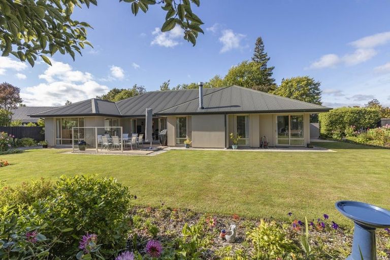 Photo of property in 9a Harrod Place, Rangiora, 7400