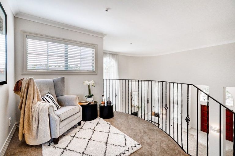 Photo of property in 21 Te Hoe Grove, Pinehill, Auckland, 0632