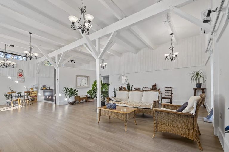 Photo of property in 1 Whitford Park Road, Whitford, Howick, 2571