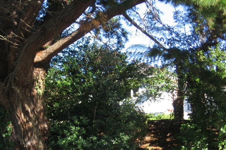 Photo of property in 578 Beach Road, Rothesay Bay, Auckland, 0630