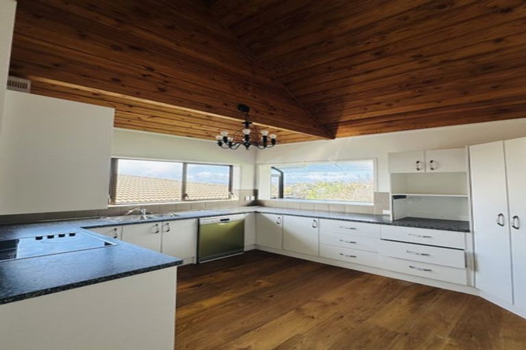 Photo of property in 13 Tatyana Place, Massey, Auckland, 0614