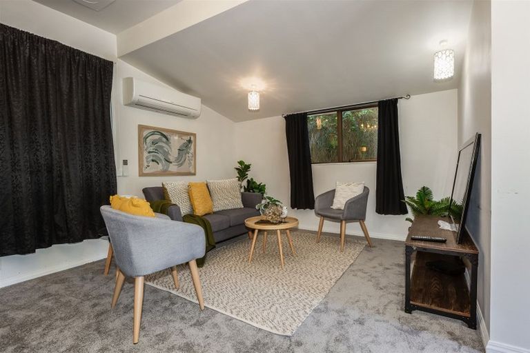 Photo of property in 1/45 Airlie Road, Plimmerton, Porirua, 5026