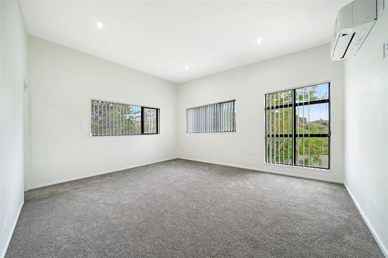 Photo of property in 16a Glen Marine Parade, Glendene, Auckland, 0602