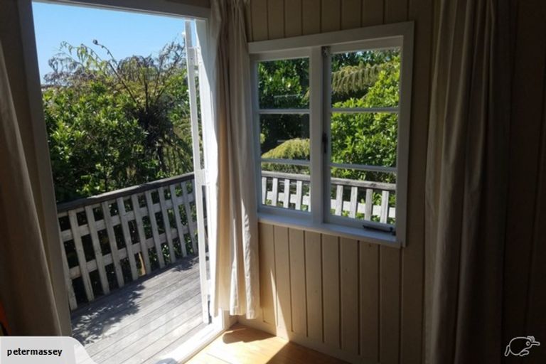 Photo of property in 9 Rangitoto Terrace, Milford, Auckland, 0620