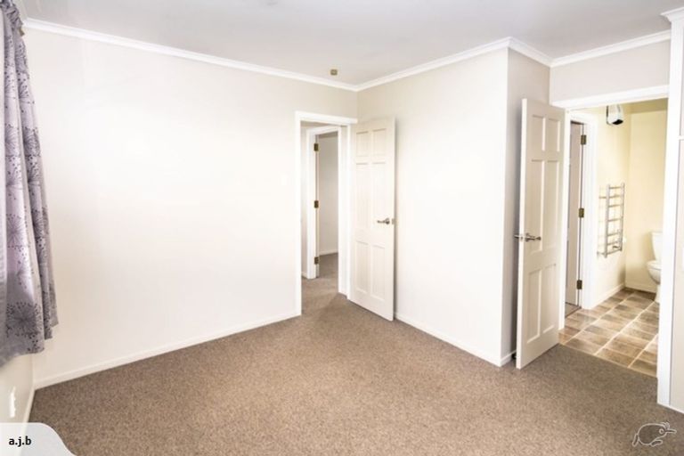 Photo of property in 75 Dunns Avenue, The Pines Beach, 7630