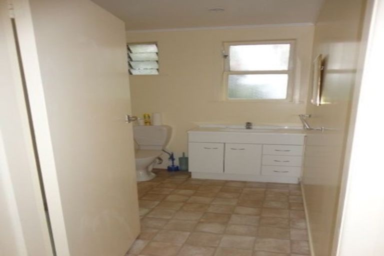 Photo of property in 11 Otupai Street, Two Mile Bay, Taupo, 3330