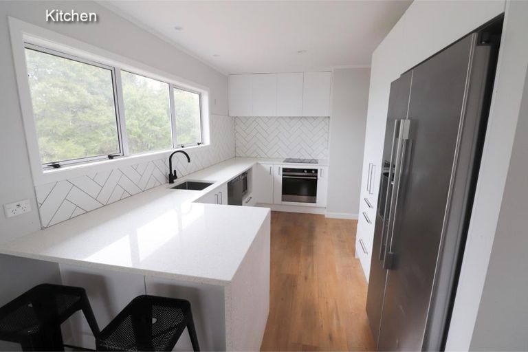 Photo of property in 107 Oreil Avenue, West Harbour, Auckland, 0618