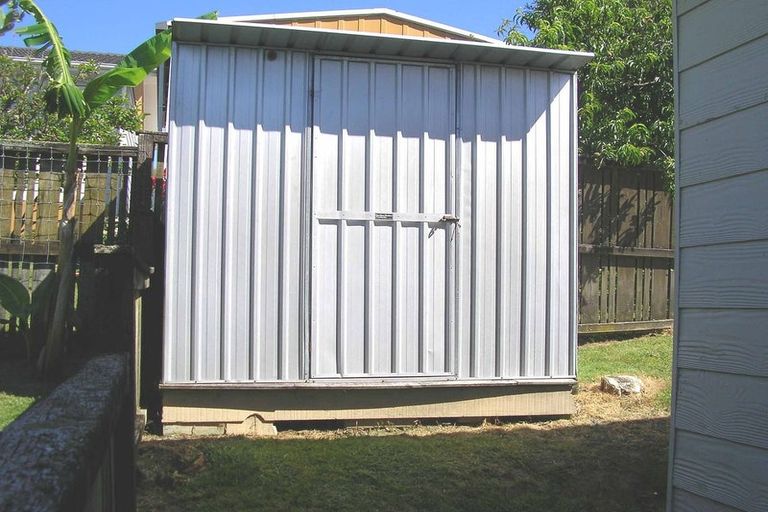 Photo of property in 15 Sabot Place, Massey, Auckland, 0614